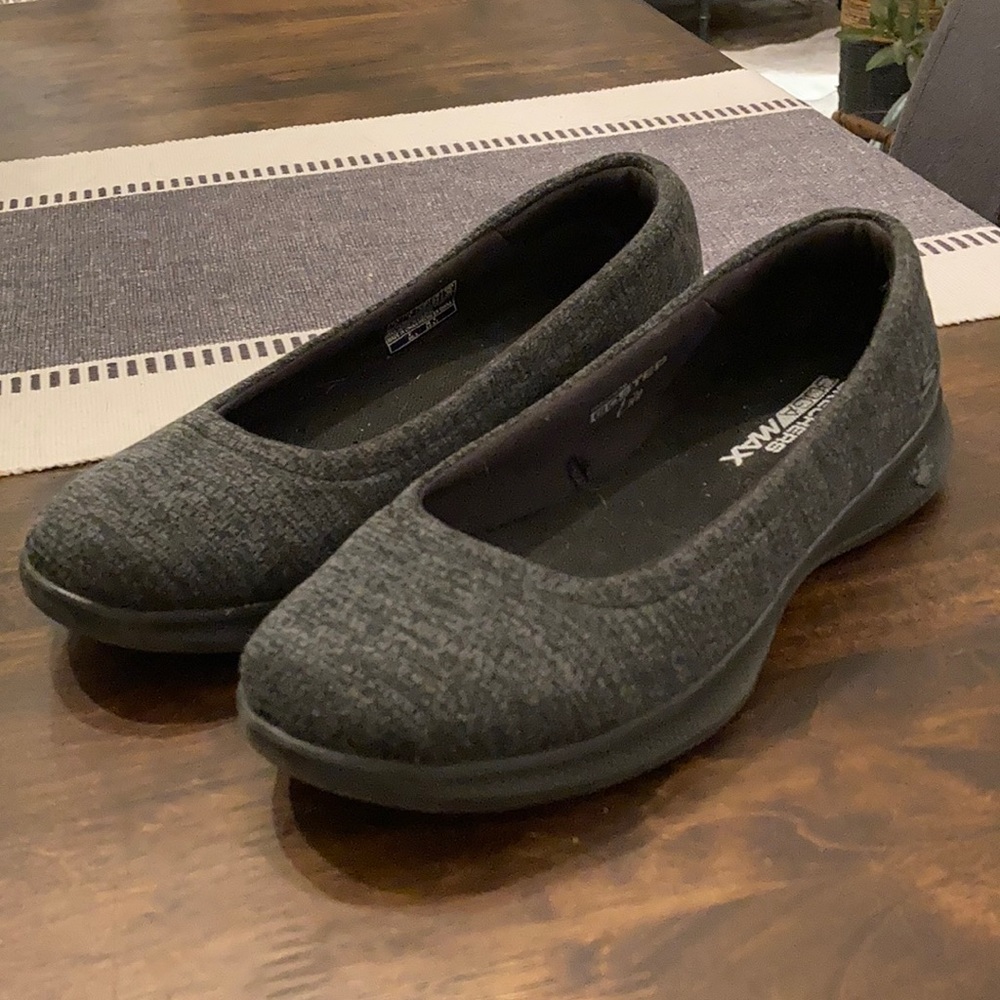 Sketchers Go Walk Lite 7. Very little use. Like new. Charcoal grey.
